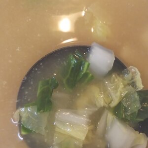 キャベツと白菜の葉味噌汁！